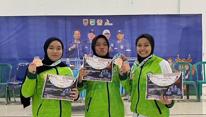 Melawan dengan Keterbatasan, Karate Putri Balangan Raih Dua Perunggu