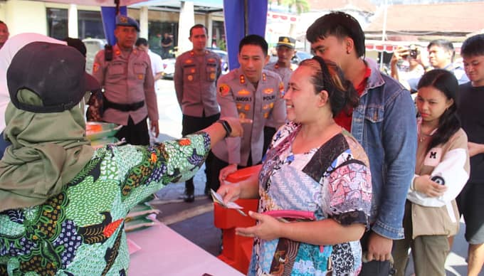 Kapolres Kediri Kota Gelar Gerakan Pangan Murah, 4 Ton Beras Ludes dalam Hitungan Jam